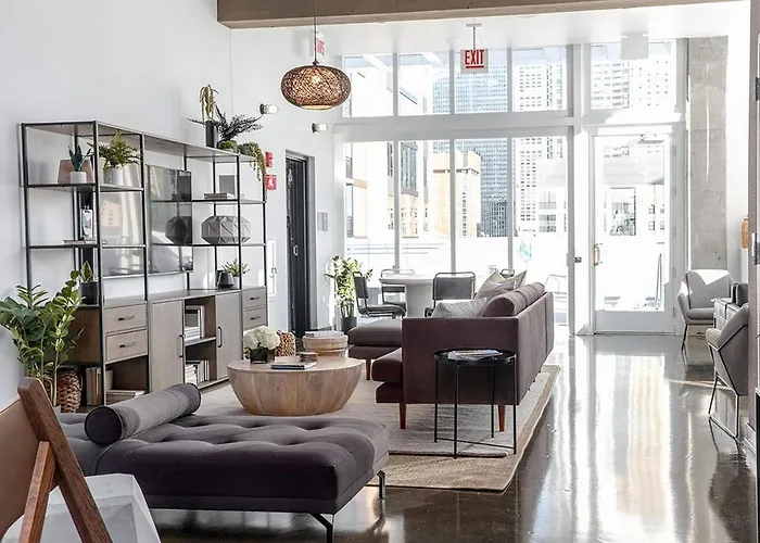 River N 1br W Gym Pool Nr L Stop Chi-362 Chicago