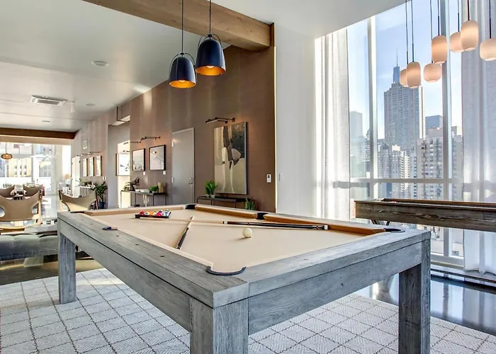 River N 1br W Gym Pool Nr L Stop Chi-362 *